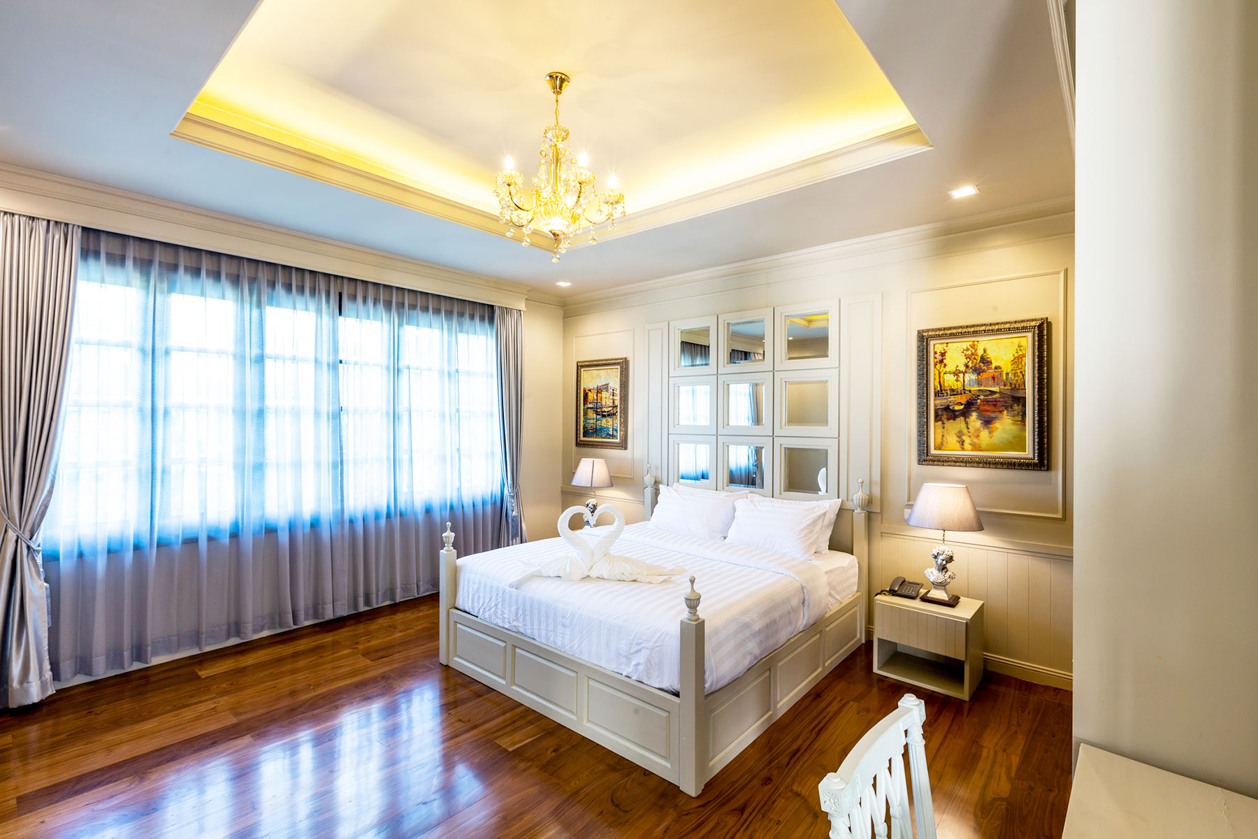 Merchant Villa Luxury King Bedroom